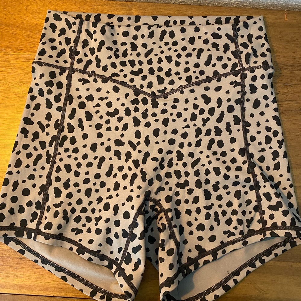 Balance Athletica Ascend Short 4” size medium